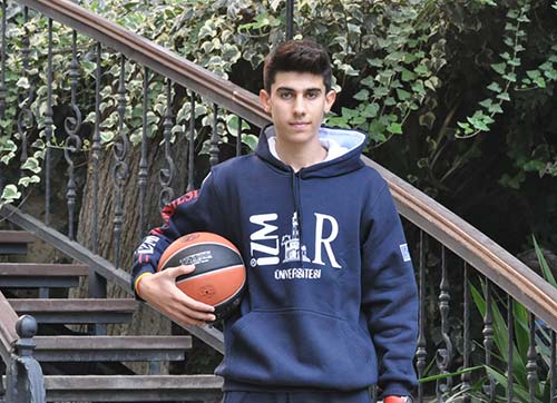 İzmir Üniversitesine basketbolda milli gurur