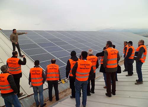 Karabağlar'ın güneş enerjisi İzmir'e örnek oldu