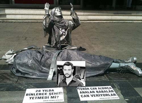 TERÖRE SOĞUK HEYKELLİ TEPKİ