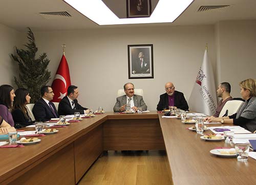 İZMİR ÜNİVERSİTELERİ GENÇLERİN KARİYERİNE BİRLİKTE YÖN VERECEK