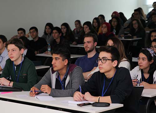 Bu gençlerde gelecek var