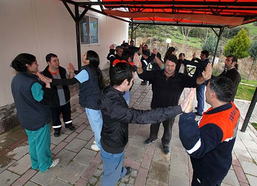 Karabağlar personeline yaratıcı drama eğitimi