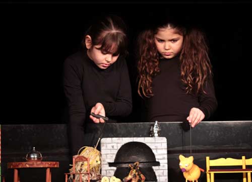 İzmirin minik kuklacıları ödüllerine kavuştu