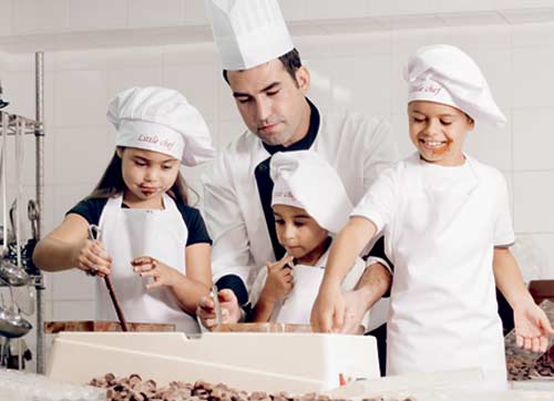 Çocuklar için en tatlı hediye: Çikolata Yapımı Kursu