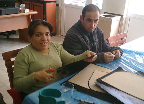 ENGELLİ VATANDAŞLAR DERİ TASARIM KURSUNU ÇOK SEVDİ