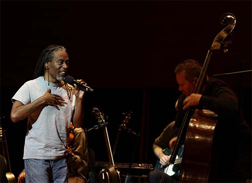 İzmirden Bobby McFerrin geçti 
