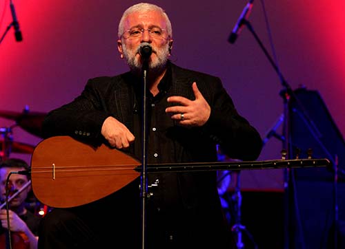 Türküler kadınlar için söylenecek