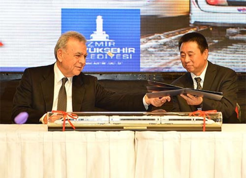 İzmir Metrosunda 192 milyonluk imza