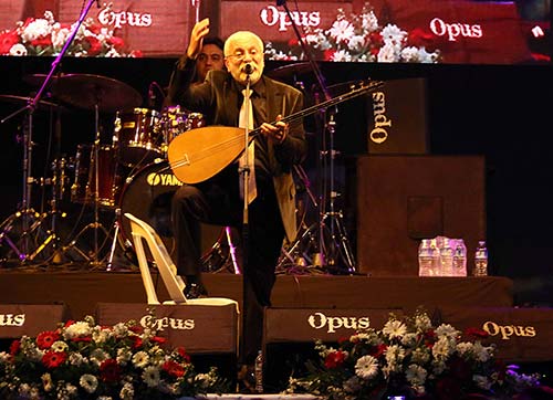 Bayraklı'da türküler kadınlar için söylendi 