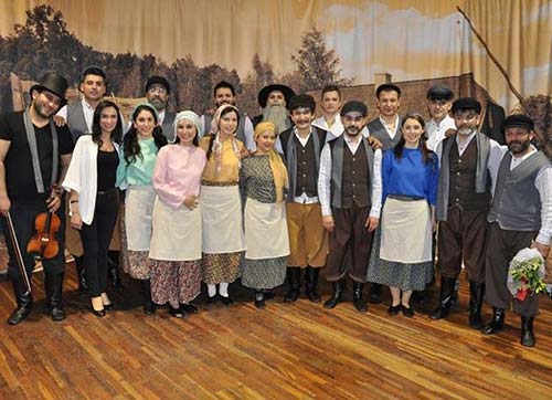 DELPHI DİZEL PERDELERİNİ DAMDAKİ KEMANCI OYUNUYLA YENİDEN AÇTI