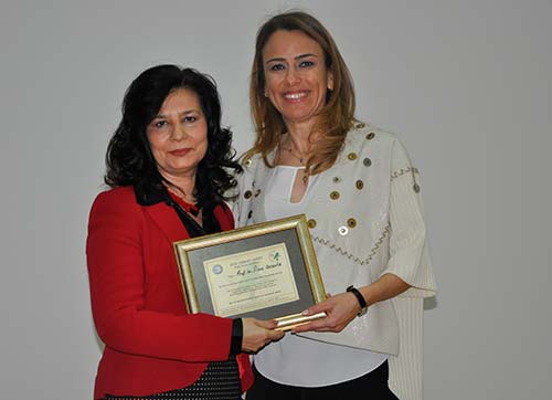 Son dersiyle birlikte emekliye ayrıldı