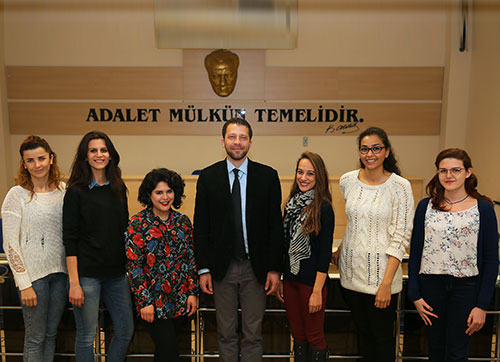 Genç hukukçular Egeyi temsil edecek