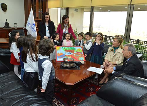 Hayalleriyle geldiler