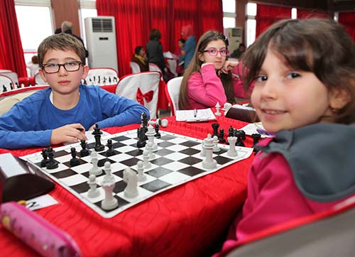 Bayraklıda 23 Nisana özel satranç turnuvası