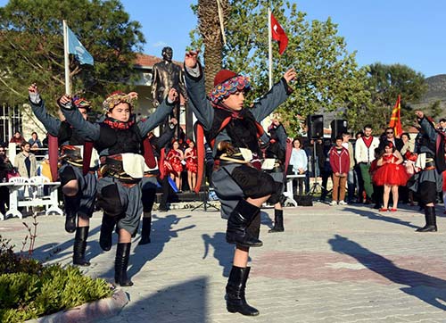 23 NİSAN COŞKUSU ALİAĞADA DEVAM EDİYOR