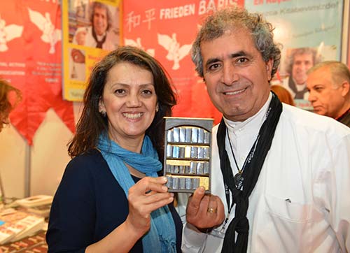 Dünyanın en küçük kitabına- Dünyanın en küçük kitaplığı 