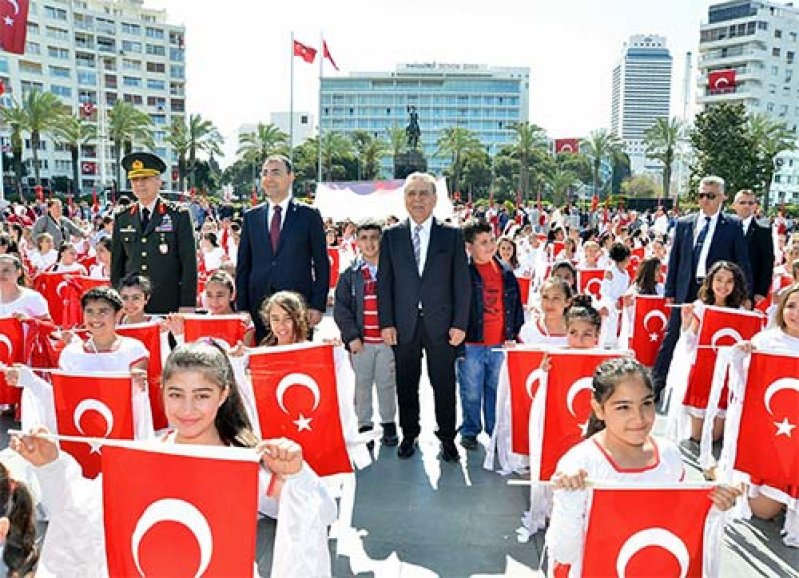 İzmir'de 23 Nisan Coşkusu