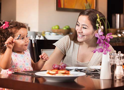 Mövenpick Hotel Izmirden Anneler Günü Brunchı
