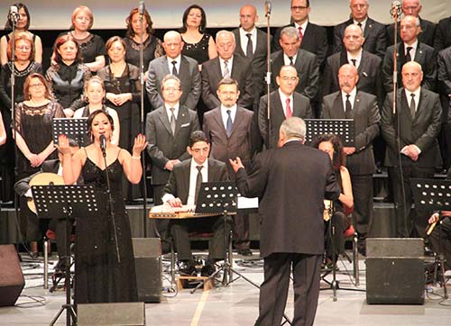 MMO KOROSU, ÖZLEM ŞARKILARIYLA SAHNE ALDI