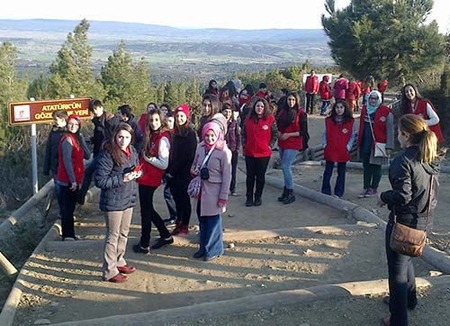 Kemalpaşalı çocuklara Çanakkalede tarih dersi 