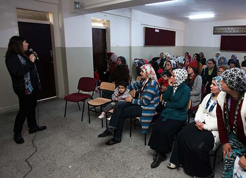 Karabağlar'da eşler arası iletişim semineri