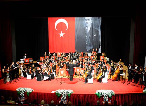 MELODİLERLE MELTEM ESİNTİSİ KONSERİ