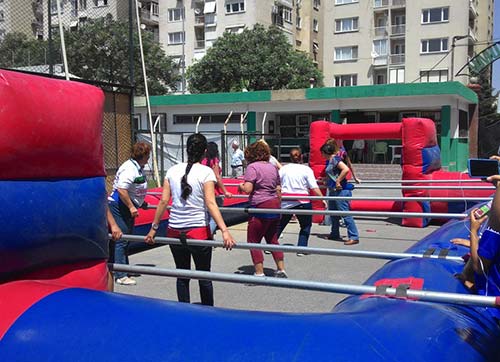 ANNELER SAHAYA İNDİ