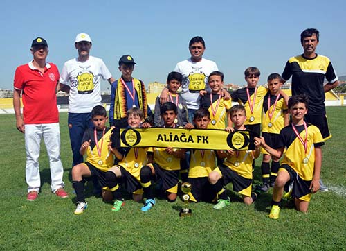 ALİAĞA, ÇOCUK FUTBOL ŞENLİĞİNE EV SAHİPLİĞİ YAPTI