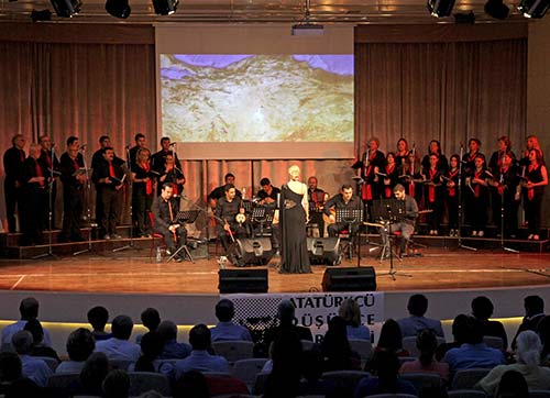 Koltuk bu kez gençlerin