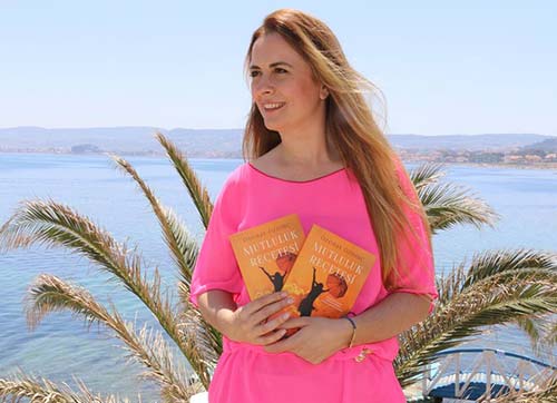 Gülümsemeyi  sevdiren kitap 