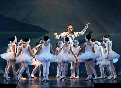 3. ÇOCUK BALESİ ŞENLİĞİNİ SERGİLİYOR 