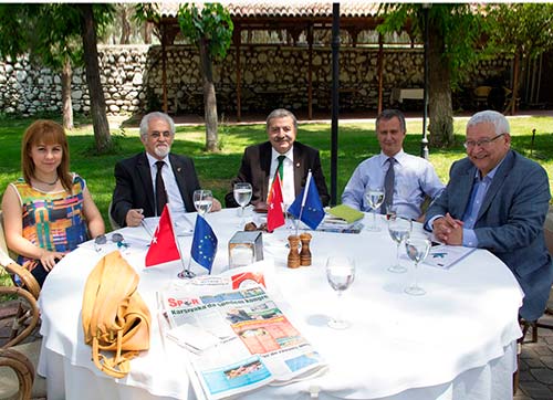 Haber almayı engelleyen her girişim sansürdür