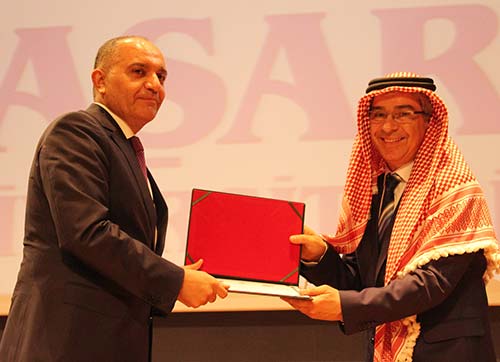 İZMİR'DE ÜRDÜN RÜZGARI ESTİ