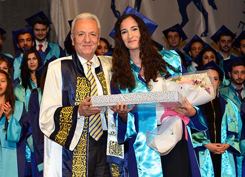 SEFERİHİSAR FEVZİYE HEPKON SOSYAL BİLİMLER YÜKSEKOKULU, DÖRDÜNCÜ DÖNEM MEZUNLARINI VERDİ