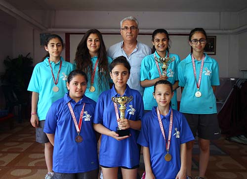 Bayraklı kupalara ambargo koydu!