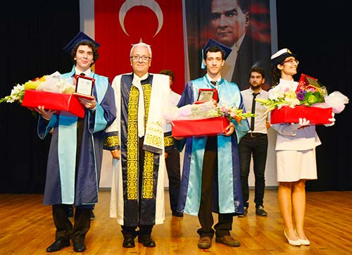 DENİZCİLİK FAKÜLTESİ MEZUNLARI MESLEK HAYATINA VİRA DEDİ