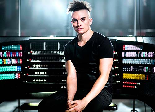 ORGUN SIRA DIŞI VİRTÜÖZÜ CAMERON CARPENTER FESTİVALDE ÇALACAK