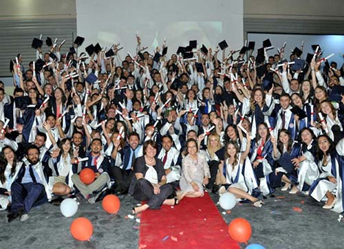 DEÜ Tıp'ta 37. dönem mezunları kep giydi  