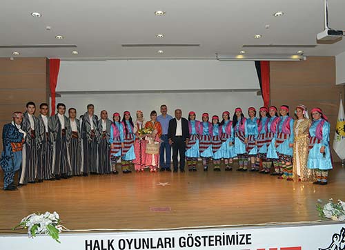 Türk Halk Oyunları Gösterisi Çiğlilileri Coşturdu