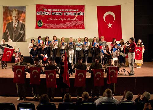 GELİBOLU DESTANI MÜZİKLE ANLATILDI