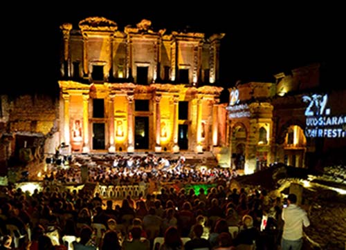 CELSUSDA ODA MÜZİĞİ KEYFİ