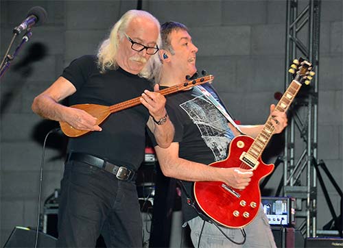 Efsaneden müzik ziyafeti