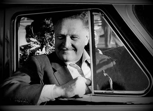 Nazımın eşyalarını Karşıyakaya getirelim