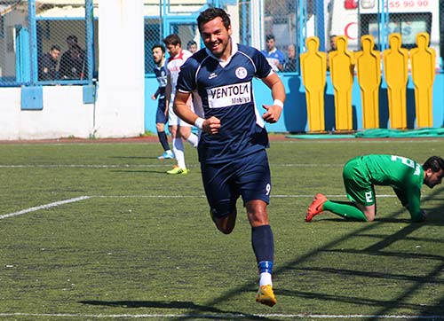 İzmirspor Fehmi Mert ile anlaştı
