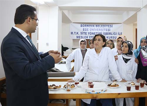 Bornovada kadınlara iş garantili meslek edindirme kursu