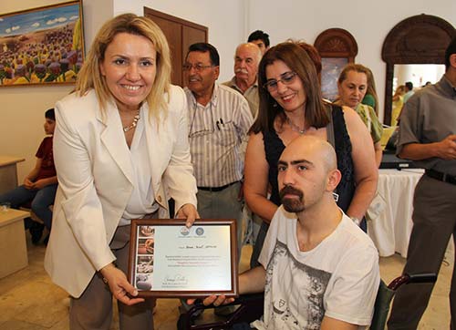 SANAT ENGEL TANIMIYOR