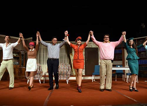 ABİM GELDİ, AÇIKHAVA TİYATROSUNA SIĞMADI