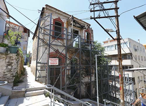 Konakta tarihe altın dokunuş