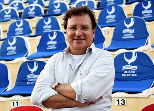 ALİAĞA'DA BİR AYDA 20 BİN KİŞİ TİYATRO İZLEDİ 