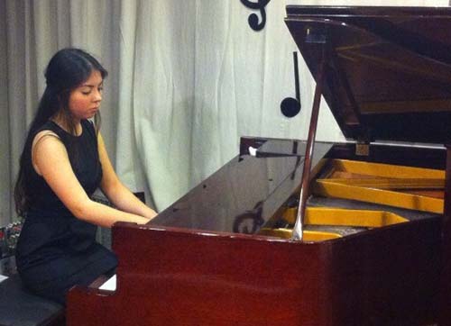 İTK FEN LİSESİ ÖĞRENCİSİ SELİNİN MÜZİK ALANINDAKİ BAŞARISI 